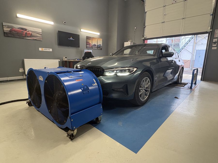 BMW 3 Series on the dyno, with the fans running