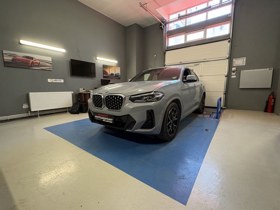 BMW X4 in the AMC Motorsport workshop