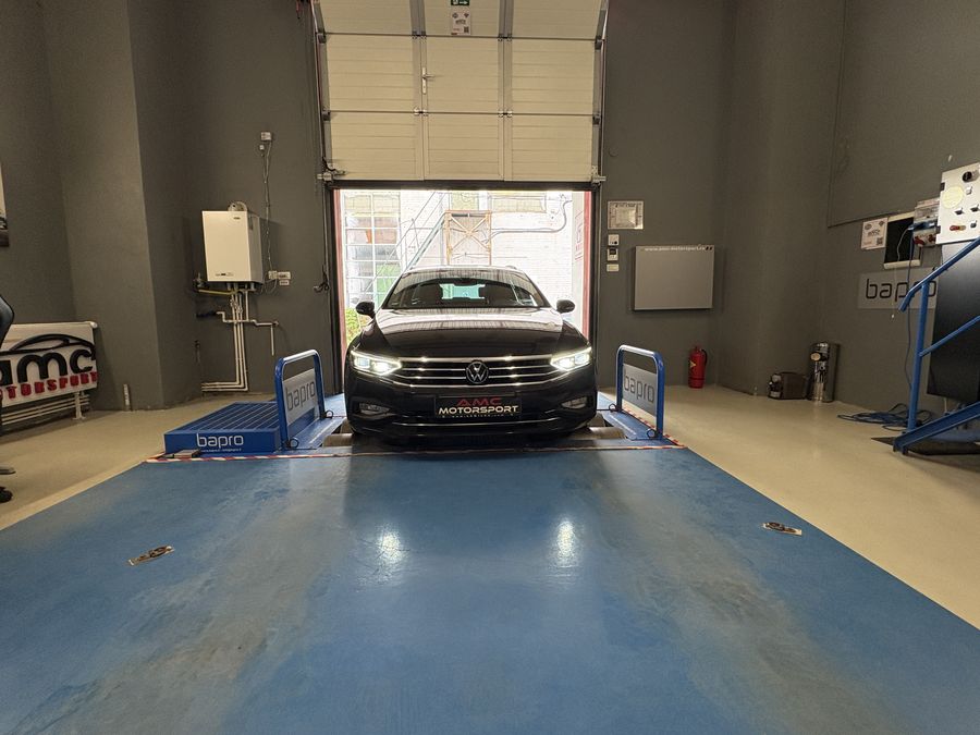 Volkswagen pe standul dyno Bapro, vedere din fata